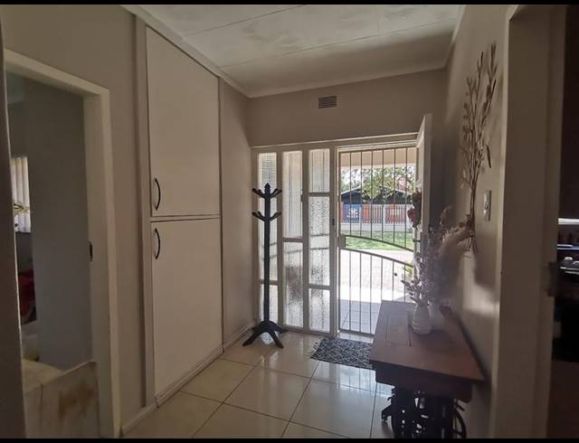 3 BEDROOM HOUSE FOR SALE IN VANDERBIJLPARK SW 1